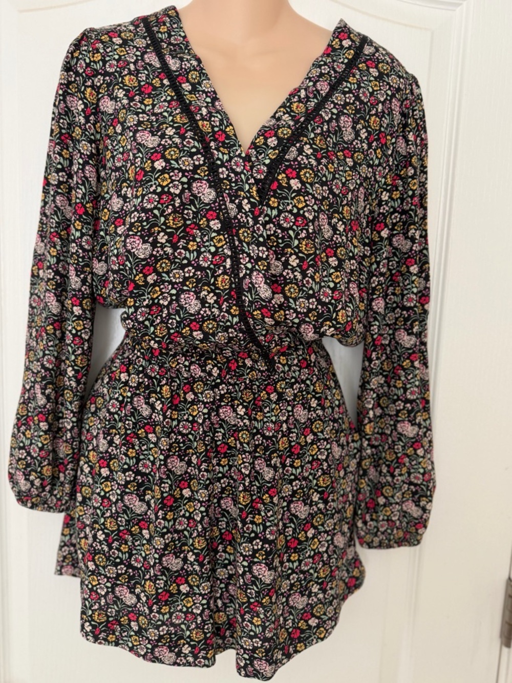 Y2K Ann Taylor Loft Floral Long-Sleeve Romper in Black Pink Cream Flowers, S - Picture 3 of 11